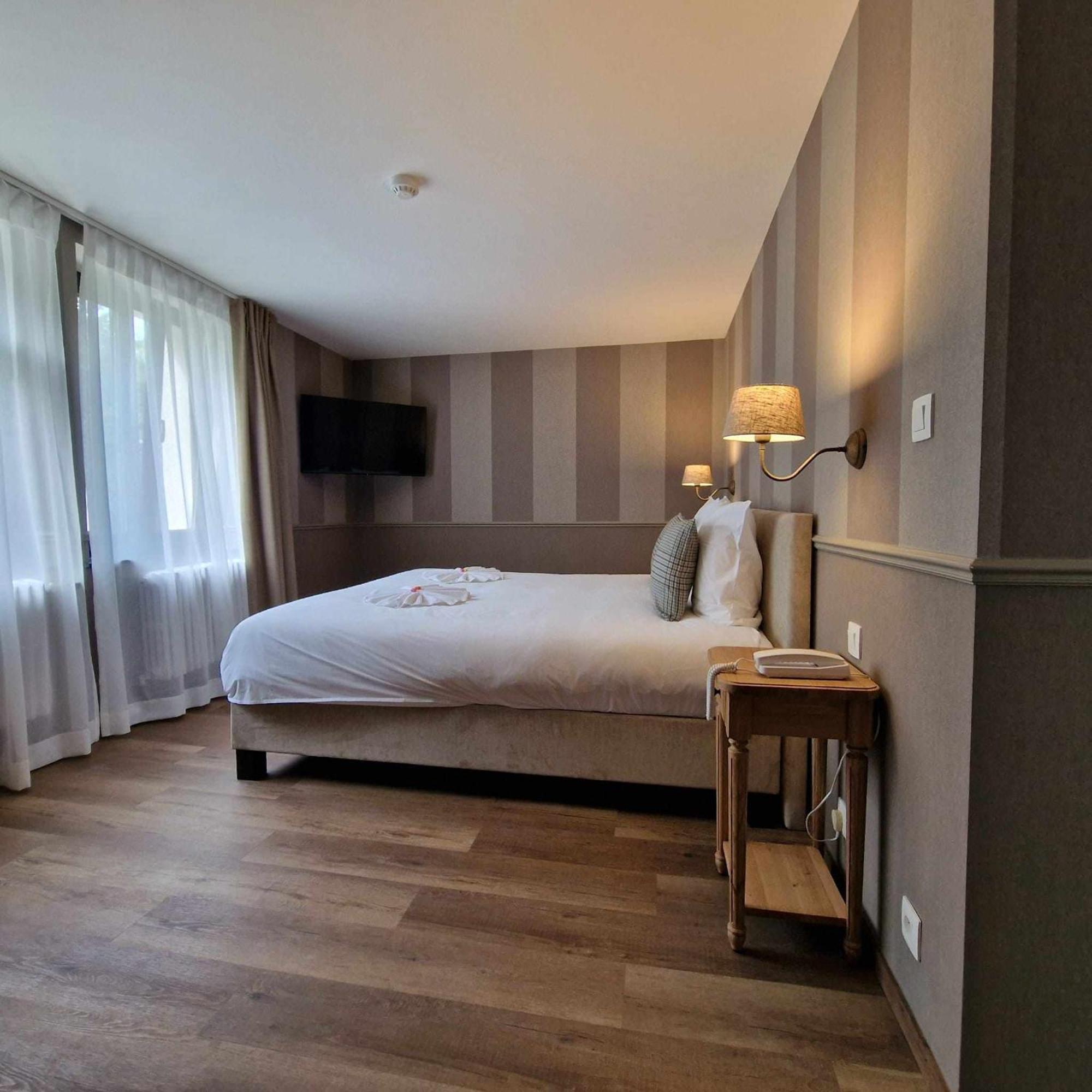Hotel Le Cor De Chasse Saint-Hubert Εξωτερικό φωτογραφία